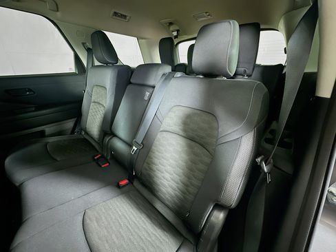 Used 2024 Nissan Pathfinder SV FWD image 22