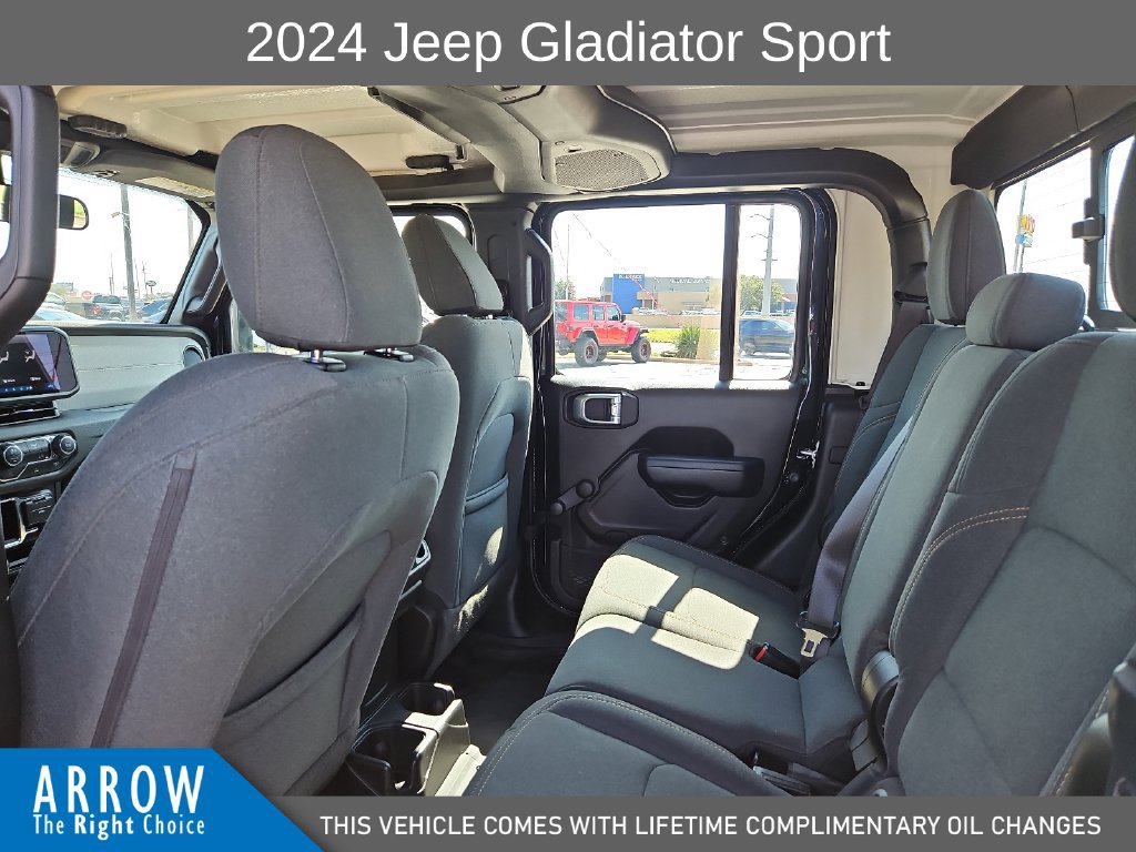 Used 2024 Jeep Gladiator Sport AWD/4WD image 19