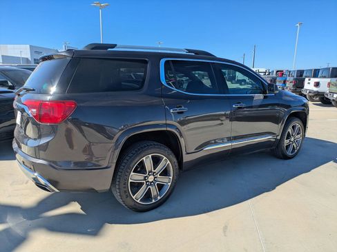Used 2019 GMC Acadia Denali w/ Technology Package image 2