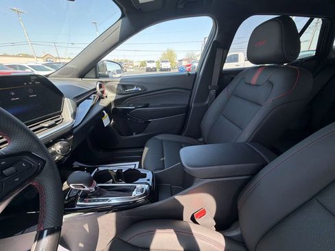 New 2026 Chevrolet Trax RS w/ Sunroof Package image 11