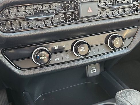 Used 2023 Honda HR-V LX image 15