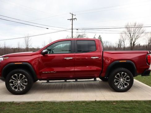 Used 2023 GMC Canyon Denali image 26