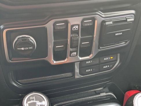 Used 2020 Jeep Gladiator Overland image 20