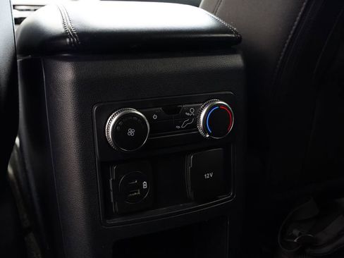 Used 2021 Ford Explorer XLT RWD image 17