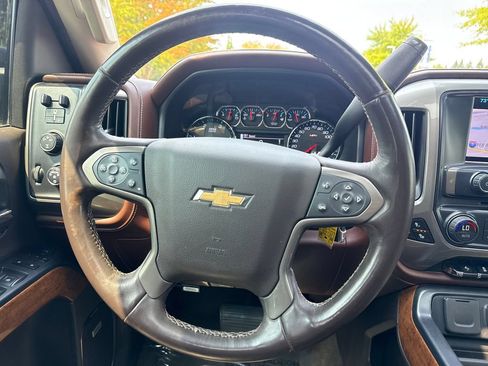 Used 2016 Chevrolet Silverado 2500 High Country w/ High Country Premium Package AWD/4WD image 18