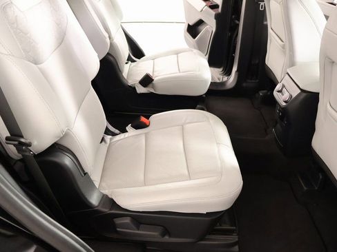 Used 2025 Ford Explorer Platinum w/ Ultimate Package image 15