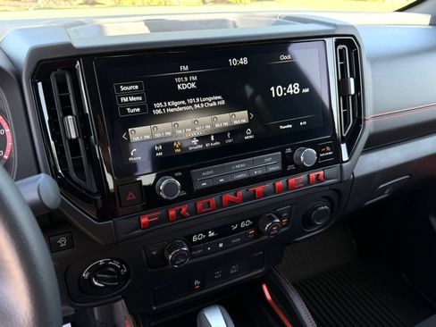 Used 2025 Nissan Frontier PRO-4X AWD/4WD image 19