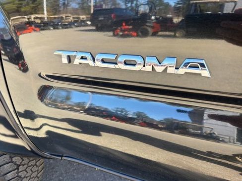 Used 2010 Toyota Tacoma 4x4 Regular Cab image 9