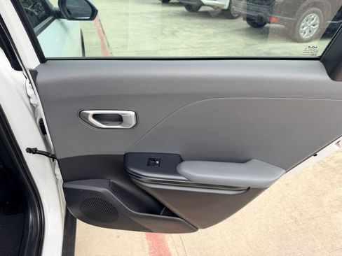 Used 2025 Kia K4 FWD image 18