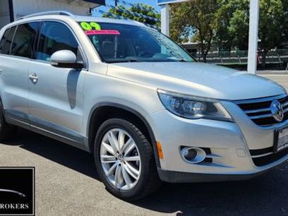 Used 2009 Volkswagen Tiguan SEL