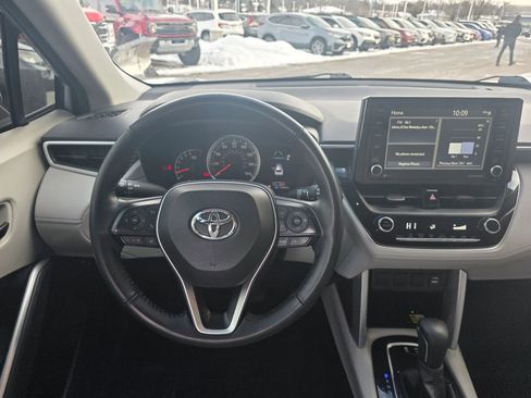 Used 2022 Toyota Corolla Cross LE image 12