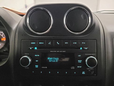 Used 2017 Jeep Patriot Latitude FWD image 25