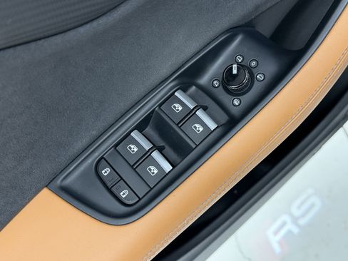 Used 2024 Audi RS Q8 4.0T image 30