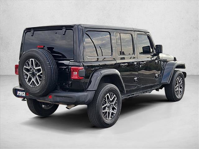 Used 2025 Jeep Wrangler Unlimited Sahara AWD/4WD image 5