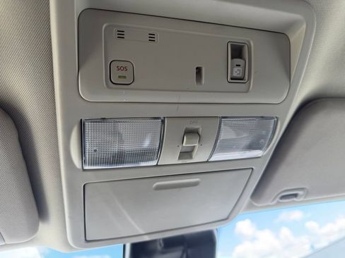 Used 2023 Nissan Titan SV w/ SV Convenience Package RWD image 21