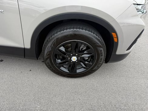 Used 2021 Chevrolet Blazer LT FWD image 18