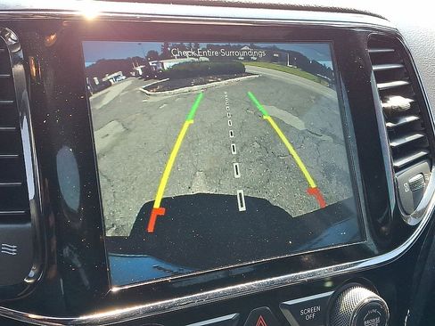 Used 2019 Jeep Grand Cherokee Altitude AWD/4WD image 21