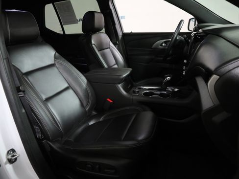 Used 2023 Chevrolet Traverse LT FWD image 20