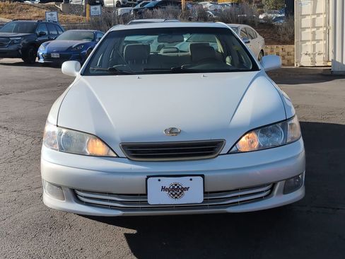 Used 2001 Lexus ES 330 image 2
