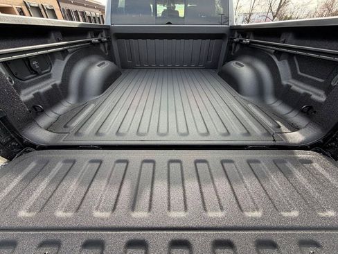 New 2026 RAM 1500 4x4 Crew Cab image 9