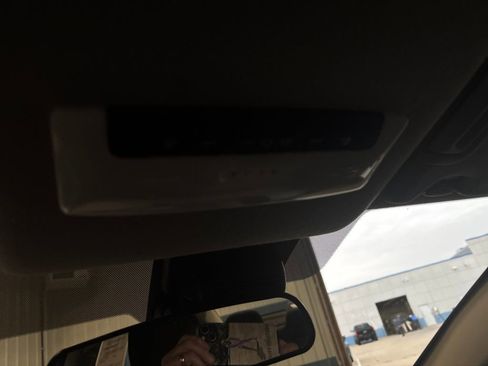 Used 2023 Nissan Versa SV image 24