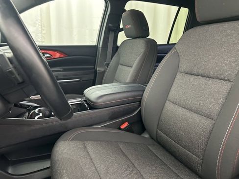Used 2024 Chevrolet Traverse Z71 image 10