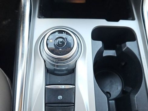 Used 2021 Ford Explorer XLT w/ Equipment Group 202A image 13