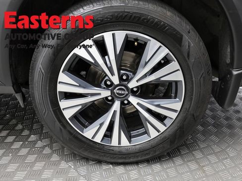 Used 2023 Nissan Rogue SV AWD/4WD image 8