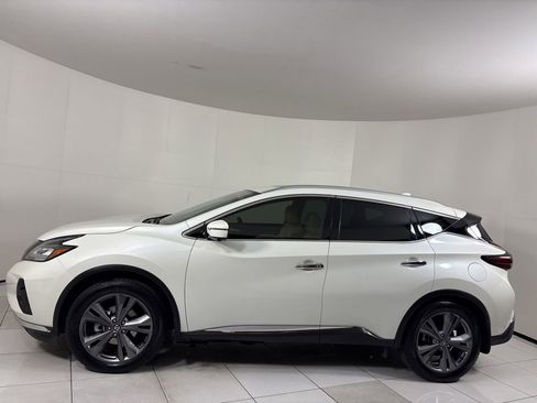 Used 2020 Nissan Murano Platinum image 2