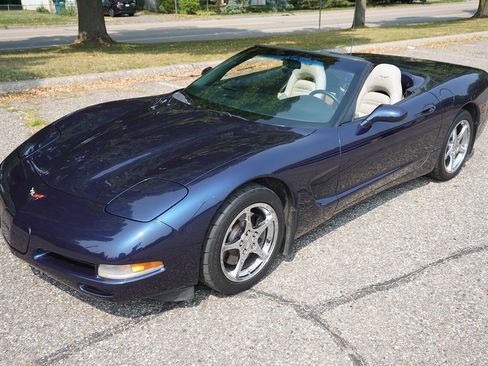 Used 2000 Chevrolet Corvette Convertible RWD image 8