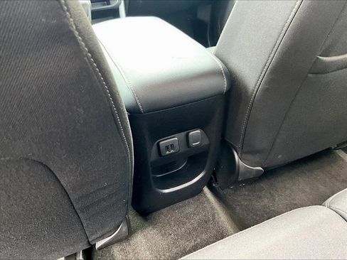 Used 2015 GMC Canyon SLE image 25