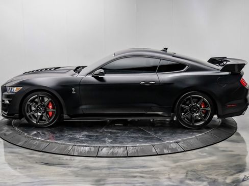 Used 2022 Ford Mustang Shelby GT500 w/ Carbon Fiber Track Pack RWD image 9