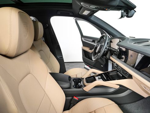 New 2026 Porsche Cayenne AWD/4WD image 24