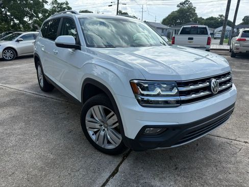 Used 2019 Volkswagen Atlas SE w/ Panoramic Sunroof Package FWD image 3