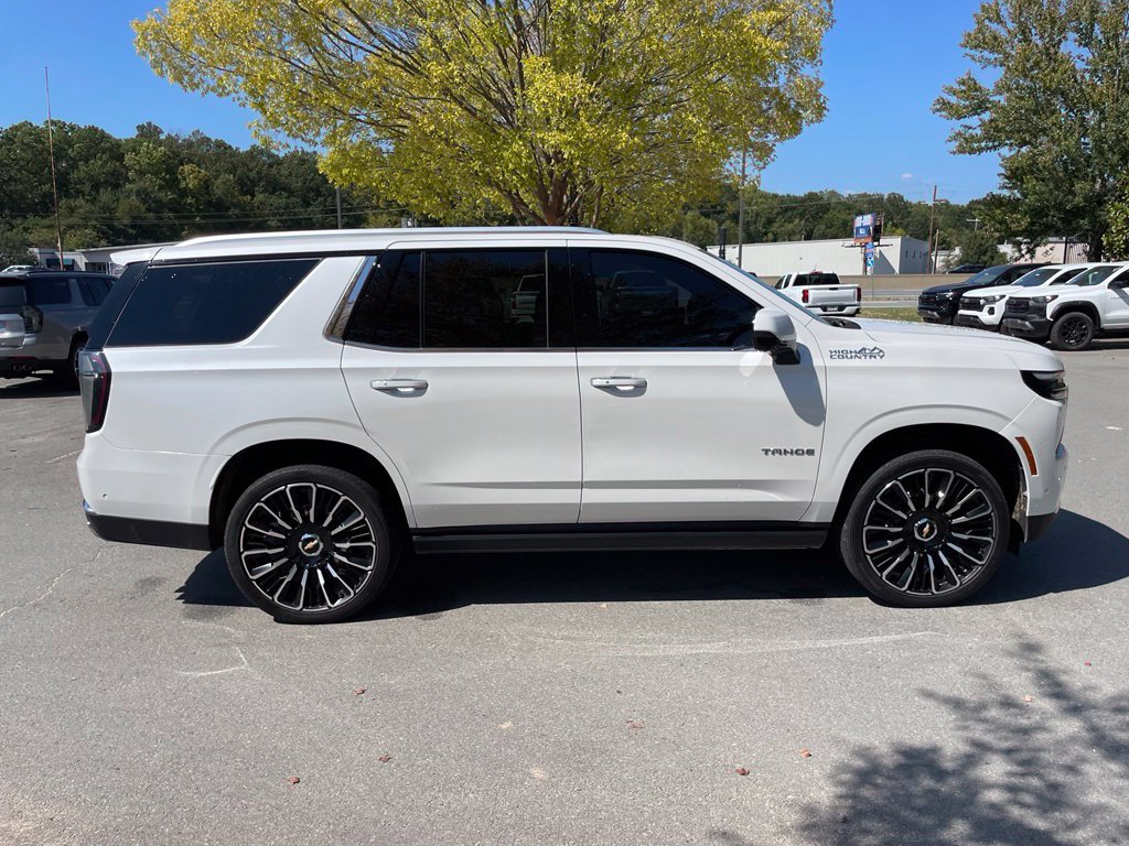 Used 2025 Chevrolet Tahoe High Country AWD/4WD image 9