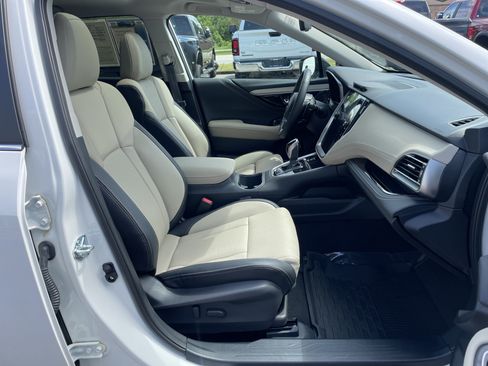 Used 2025 Subaru Outback Limited w/ Popular Package #2 AWD/4WD image 32