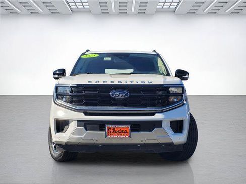 Used 2025 Ford Expedition Max Platinum AWD/4WD image 2