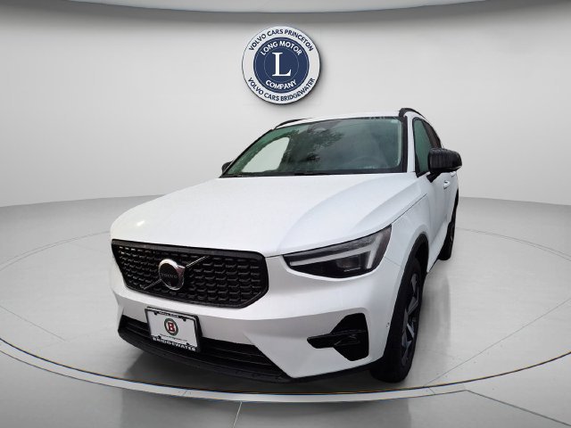 Certified 2026 Volvo XC40 B5 Plus AWD/4WD image 7