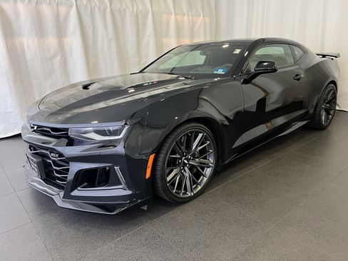 Used 2018 Chevrolet Camaro ZL1 image 1