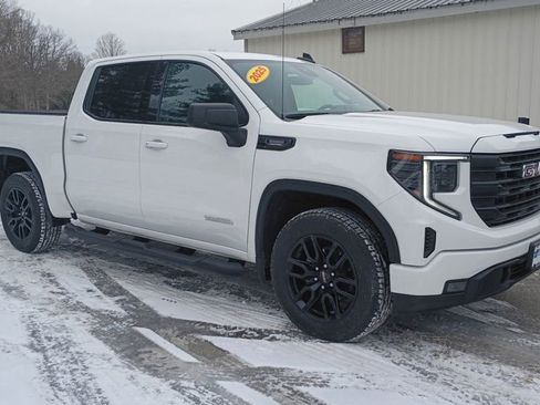 Used 2025 GMC Sierra 1500 Elevation image 1
