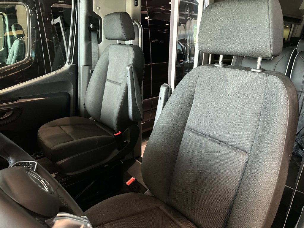 Used 2025 Mercedes-Benz Sprinter 3500 image 17