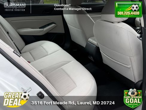 Used 2024 Nissan Altima 2.5 SV FWD image 13