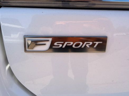 Used 2015 Lexus CT 200h w/ Navigation Package FWD image 38