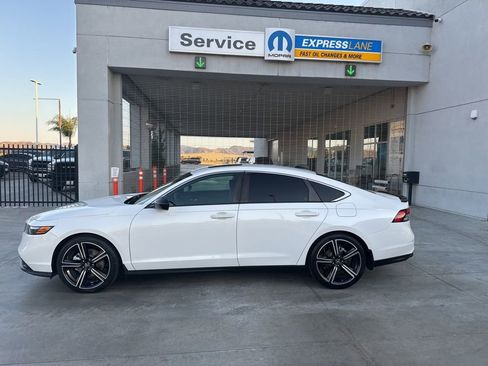 Used 2024 Honda Accord Sport image 5