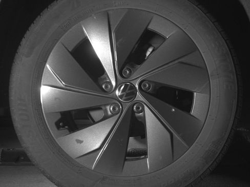 Used 2025 Volkswagen Taos S image 15