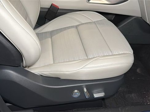 New 2026 Lincoln Nautilus Reserve image 9