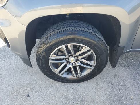 Used 2022 Chevrolet Colorado W/T w/ Custom Special Edition image 17