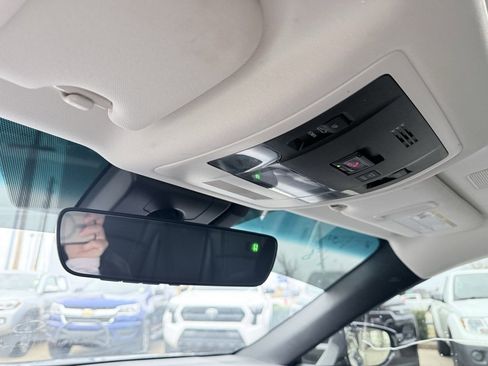 Used 2023 Lexus ES 300h w/ Luxury Package image 19