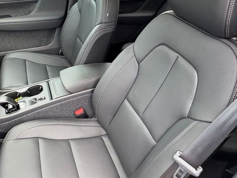 New 2026 Volvo XC40 B5 Core w/ Protection Package Premier image 18