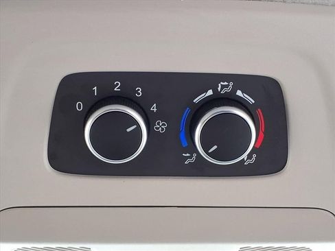 Used 2024 Ford Transit 350 XLT image 25